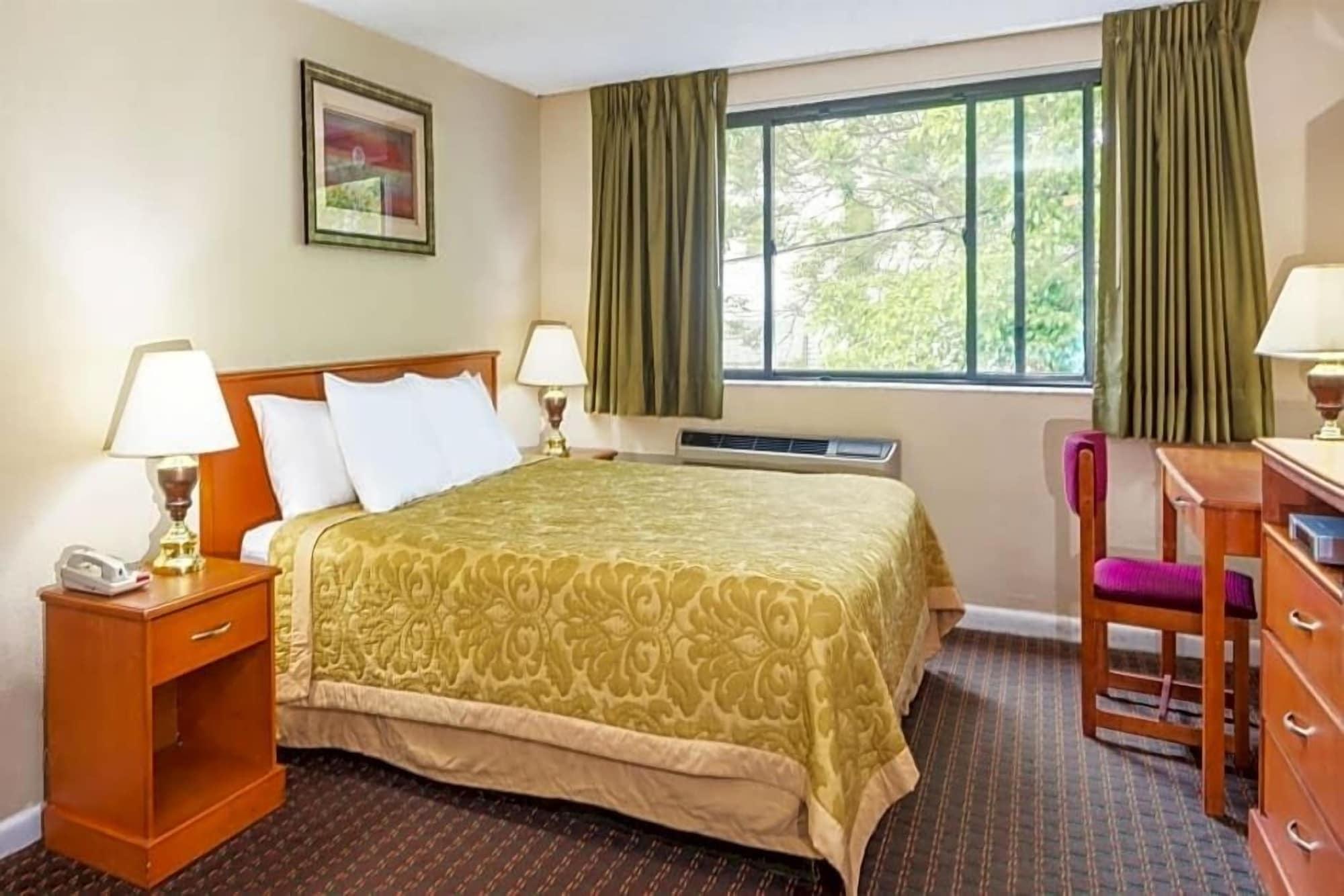Hotel Super 8 By Wyndham Watertown/Cambridge/Boston Area Exterior foto