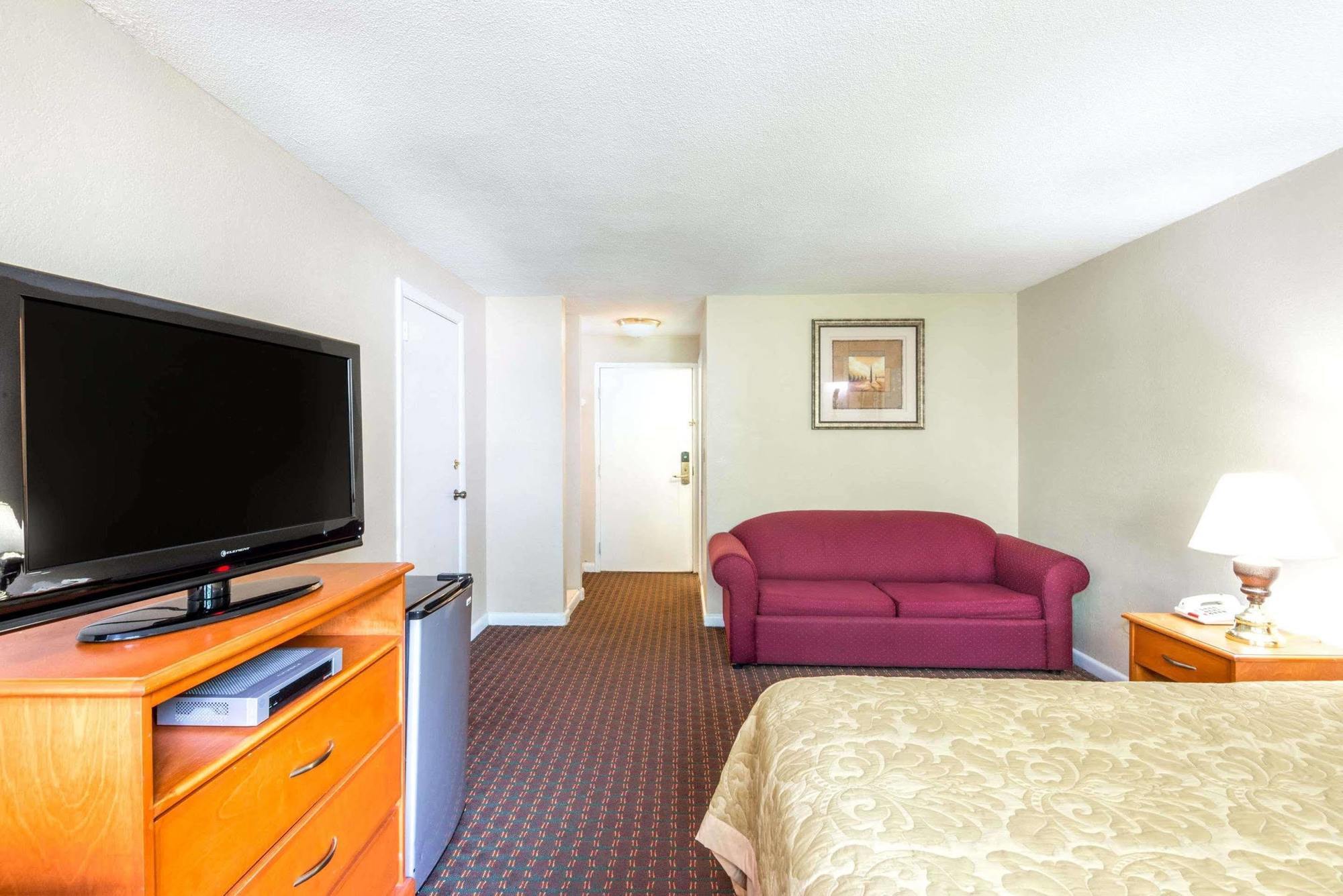Hotel Super 8 By Wyndham Watertown/Cambridge/Boston Area Exterior foto