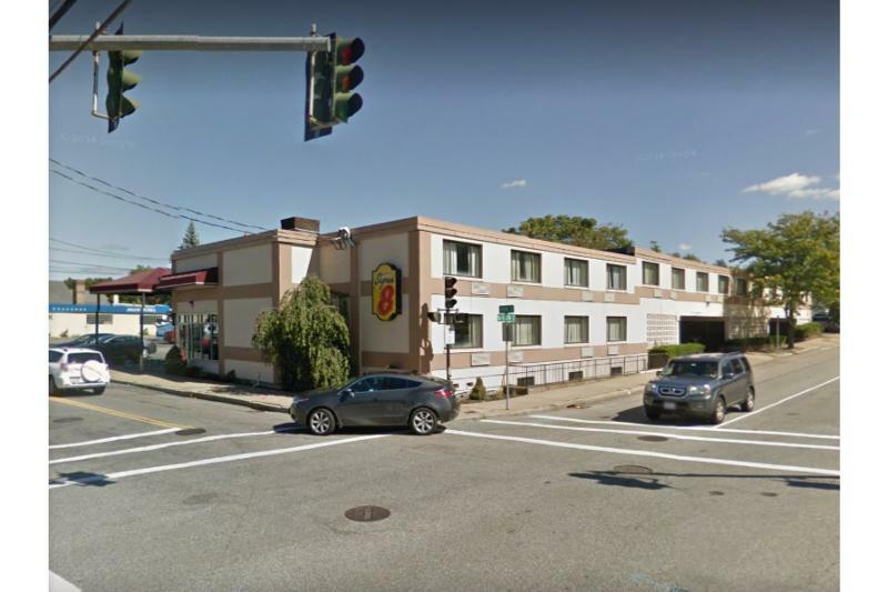 Hotel Super 8 By Wyndham Watertown/Cambridge/Boston Area Exterior foto